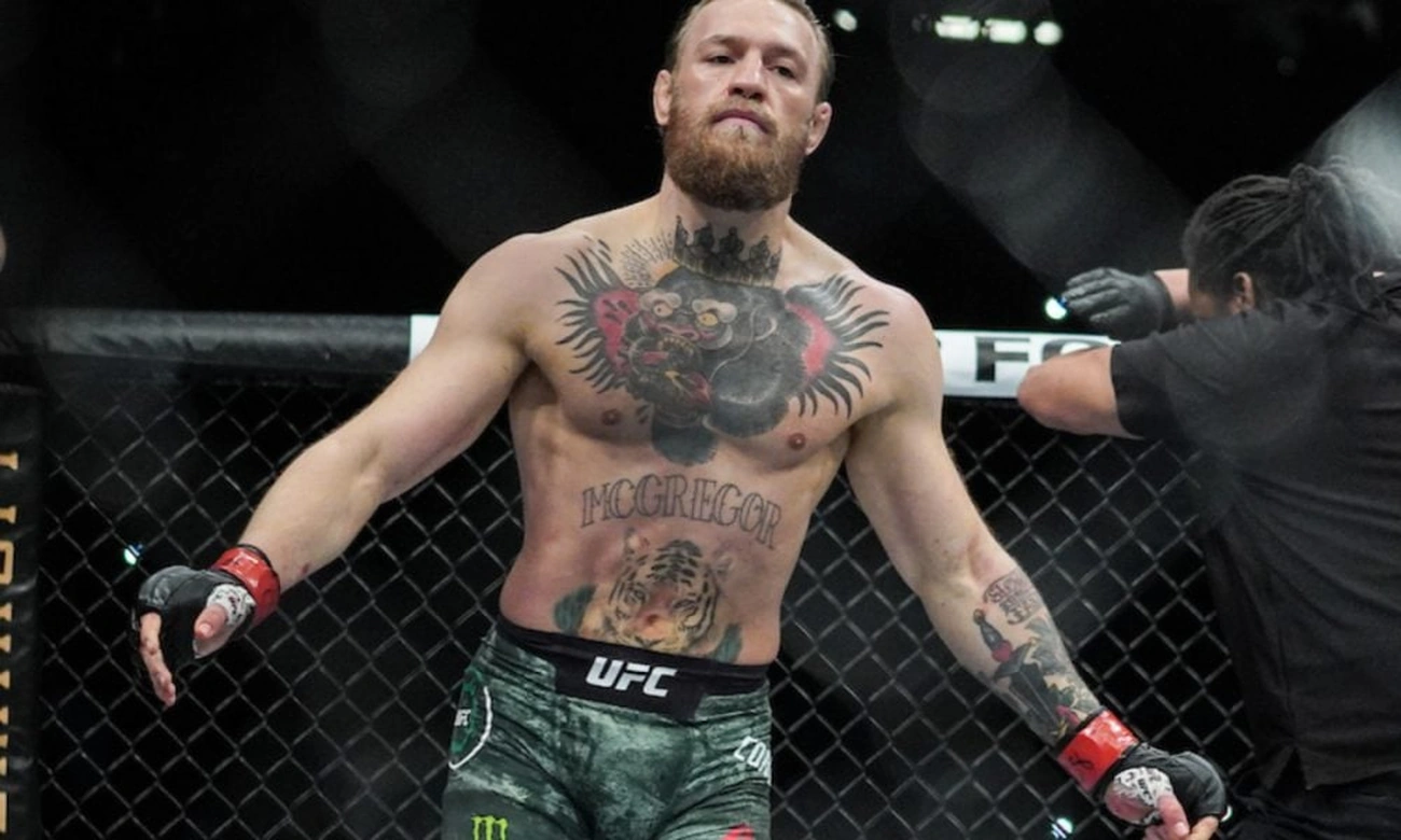 McGregor agora enfrenta Holloway após veto do UFC a luta contra Chandler