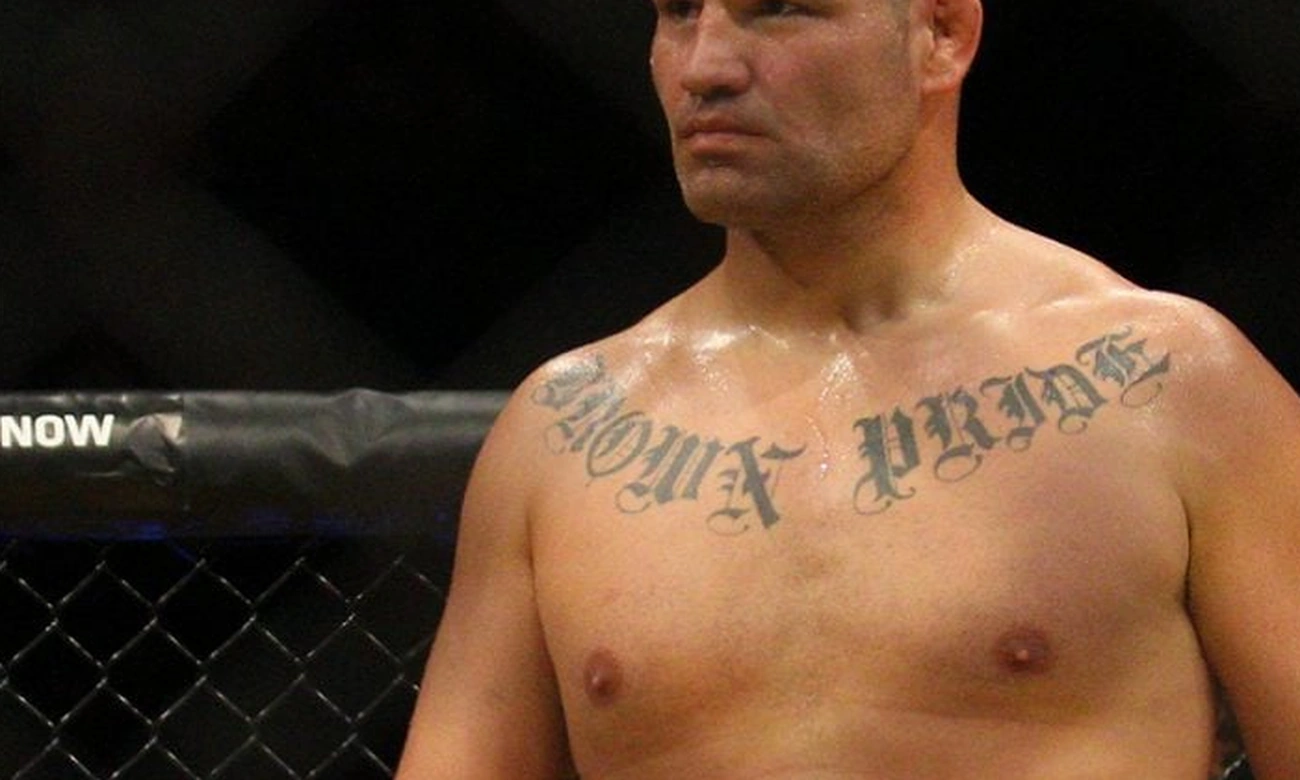 Cain Velasquez diz o que faria voltar a lutar nos pesos-pesados do UFC