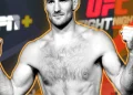 Strickland se desculpa agora por ironizar saúde mental de Dustin Poirier